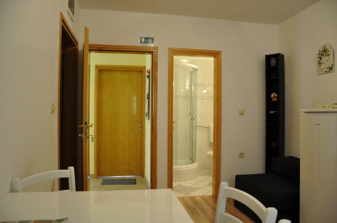 Apartment Viveniti 克罗诺维察 外观 照片