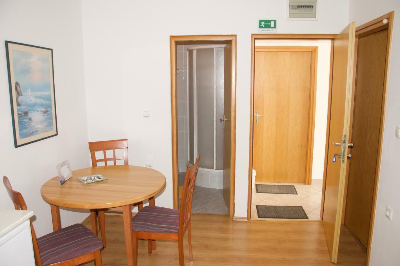 Apartment Viveniti 克罗诺维察 外观 照片